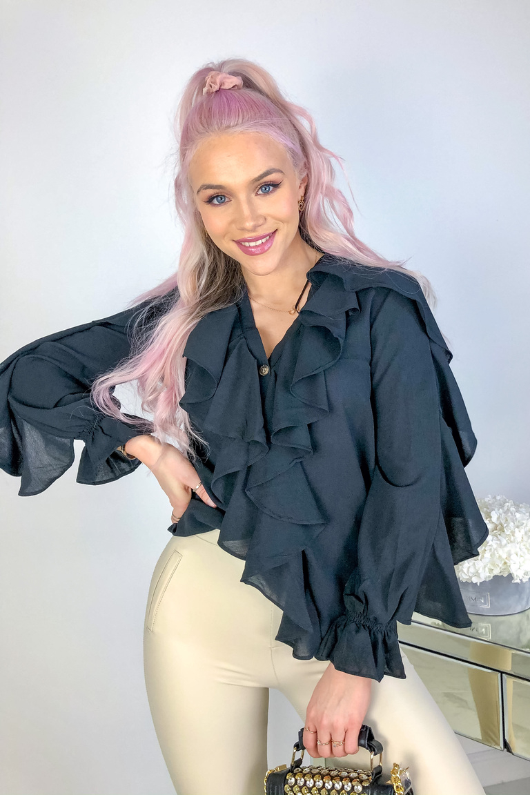 Melna volānu blūze