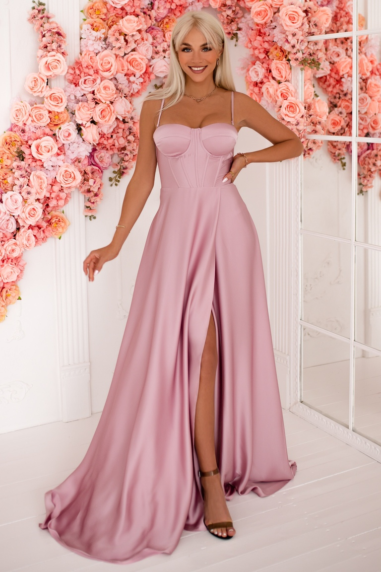 Džuljetas maksi kleita ar gaiši rozā satīna svārkiem