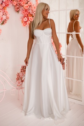 Džuljetas maksikleita ar baltiem satīna svārkiem