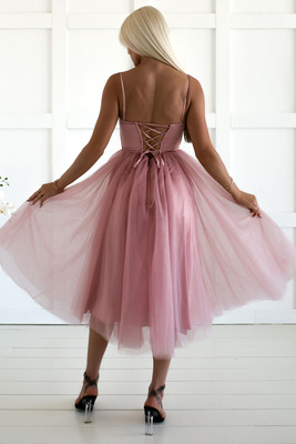 Habiba pūderrozā tilla kleita ar korsetes muguru