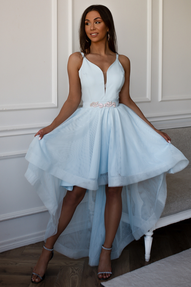 Grezna gaiši zila asimetriska izlaiduma kleita Eda