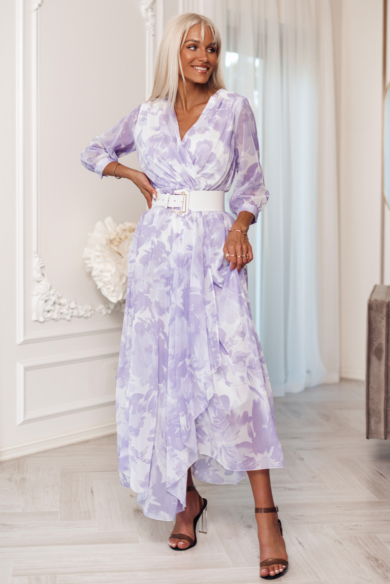 Rihanna violeta un balta gaisīga maxi kleita