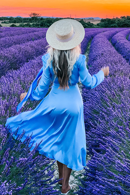 Gaiši zila satīna midi kleita Miranda