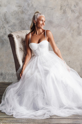 Balta tilla kāzu kleita Habiba