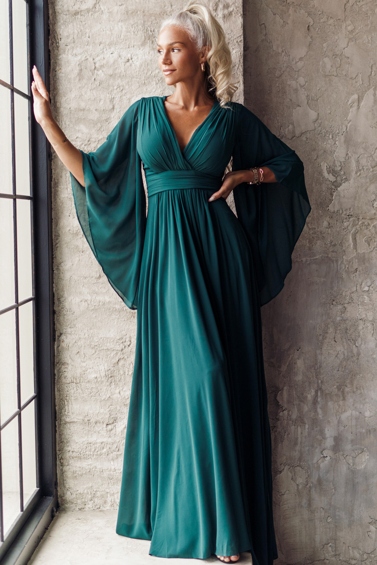 Sloane zaļa maxi kleita ar tauriņa piedurknēm