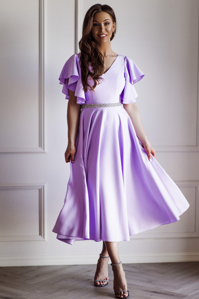 Grezna ceriņu krāsas midi kleita ar volānu piedurknēm Loreen