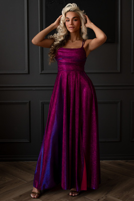 Hameleona violeta un zila vakarkleita River