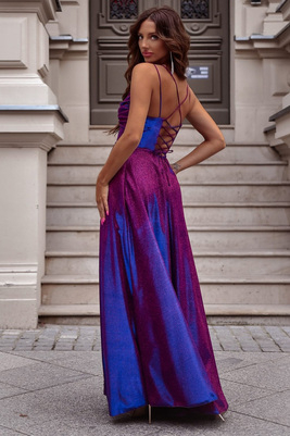 Hameleona violeta un zila vakarkleita River