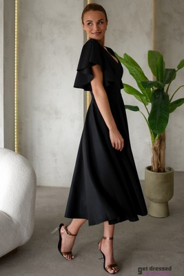 Melna midi kleita ar volānu piedurknēm Loreen