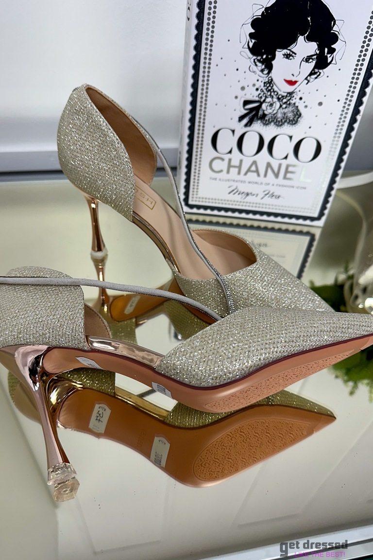 Šampanieša toņa dzirksti apavi