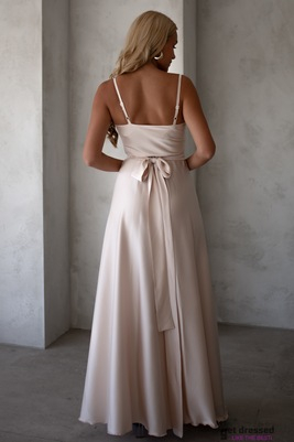 Bēša satīna maxi kleita Iliana