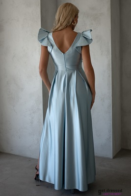 Gaiši zila satīna maxi kleita ar volāniem pleciem Roxy