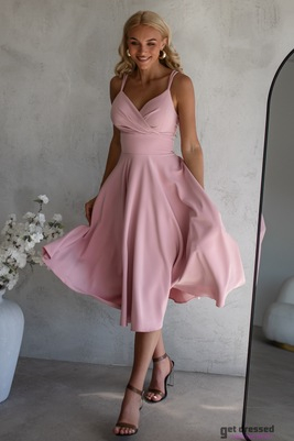 Margrietiņas izlaiduma kleita ar gaiši rozā lencītēm