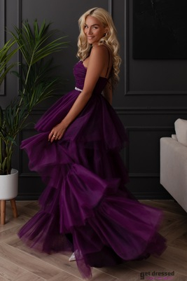 Plūmju violeta asimetriska tilla kleita Hannah