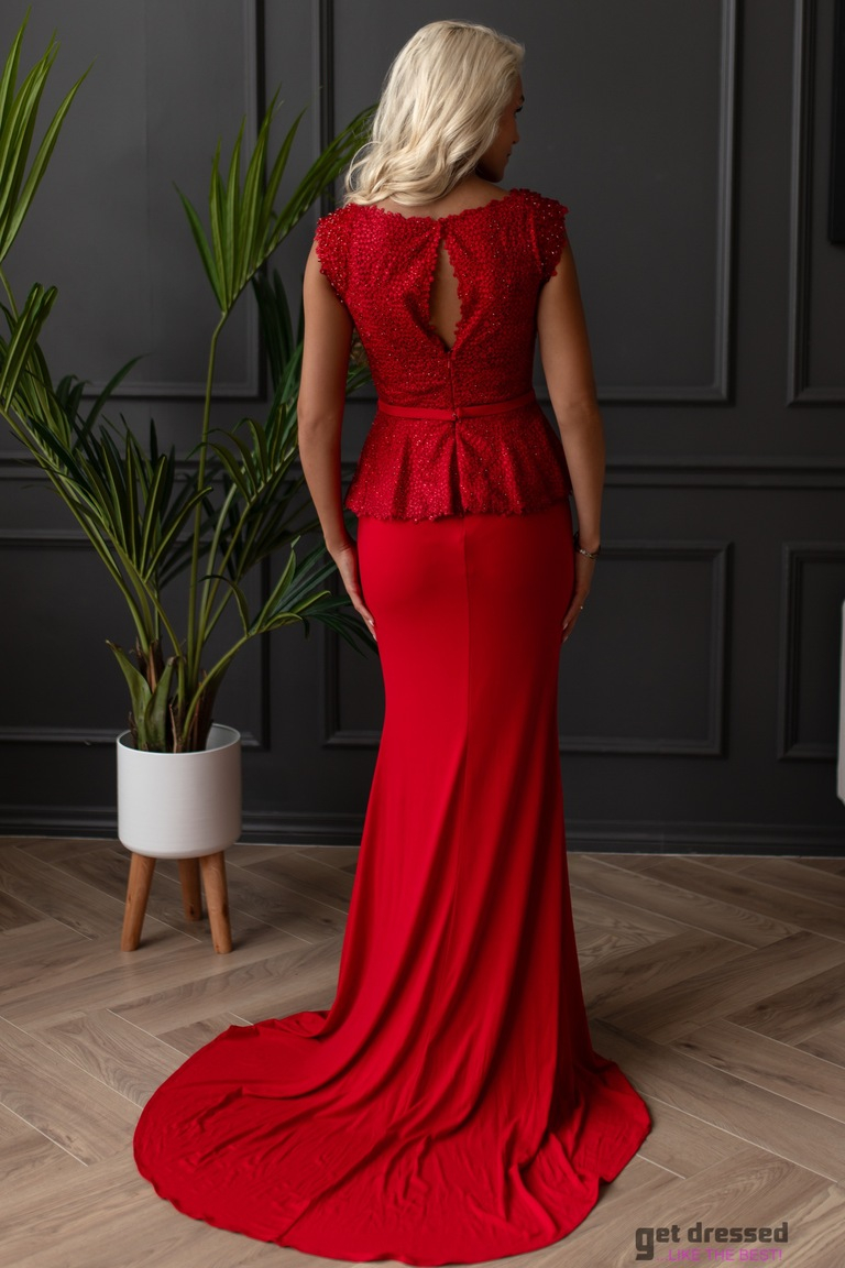 Sarkana vakarkleita Marta