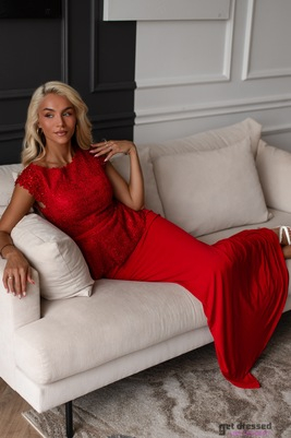 Sarkana vakarkleita Marta