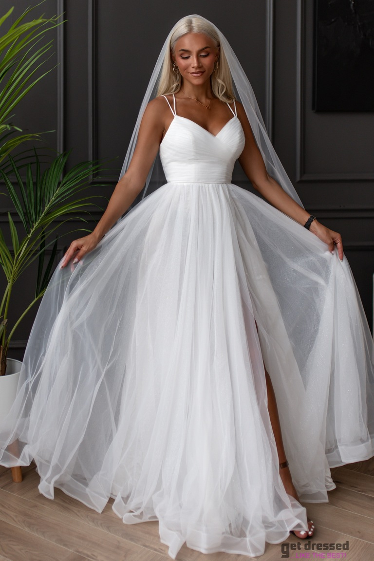 Balta kāzu kleita Heleri