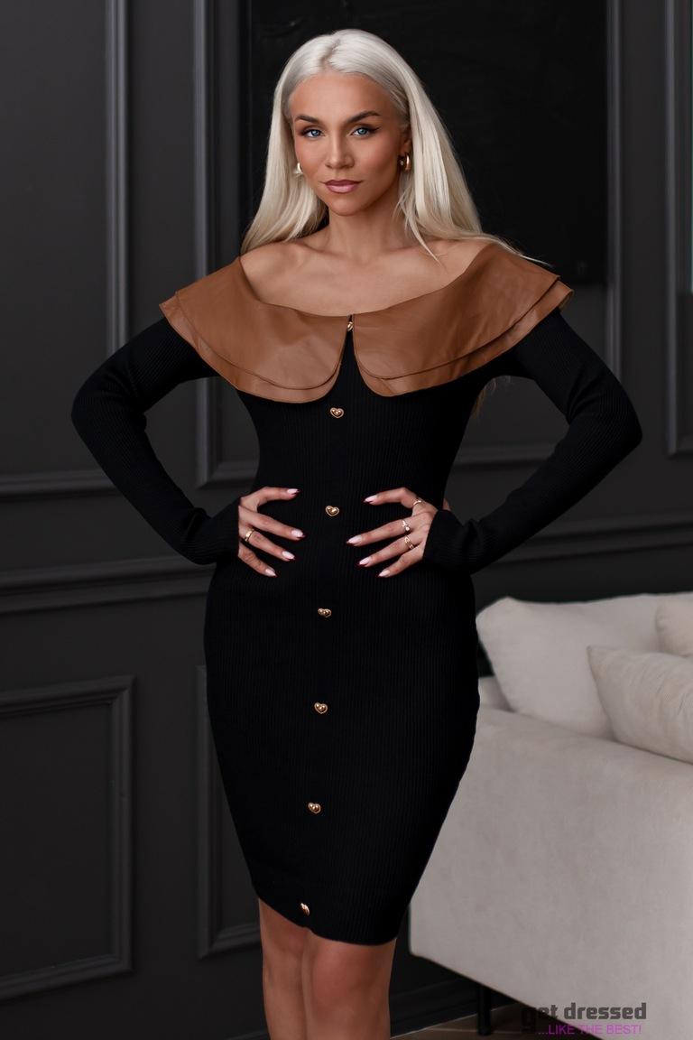 Melna džemperkleita ar brūnu apkakli