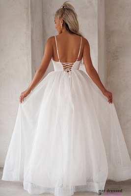 Balta kāzu kleita Kirsika