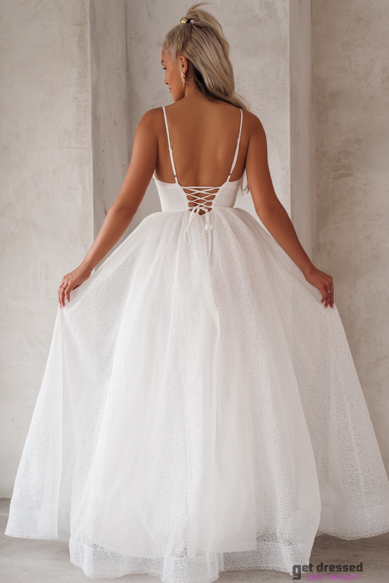 Balta kāzu kleita Kirsika