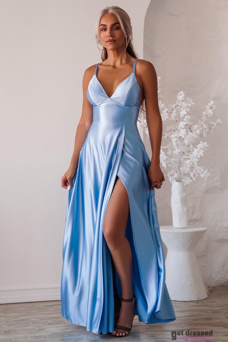 Gaiši zila maksikleita Isabella