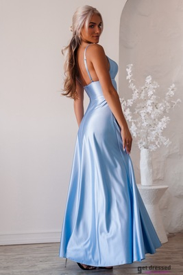 Gaiši zila maksikleita Isabella