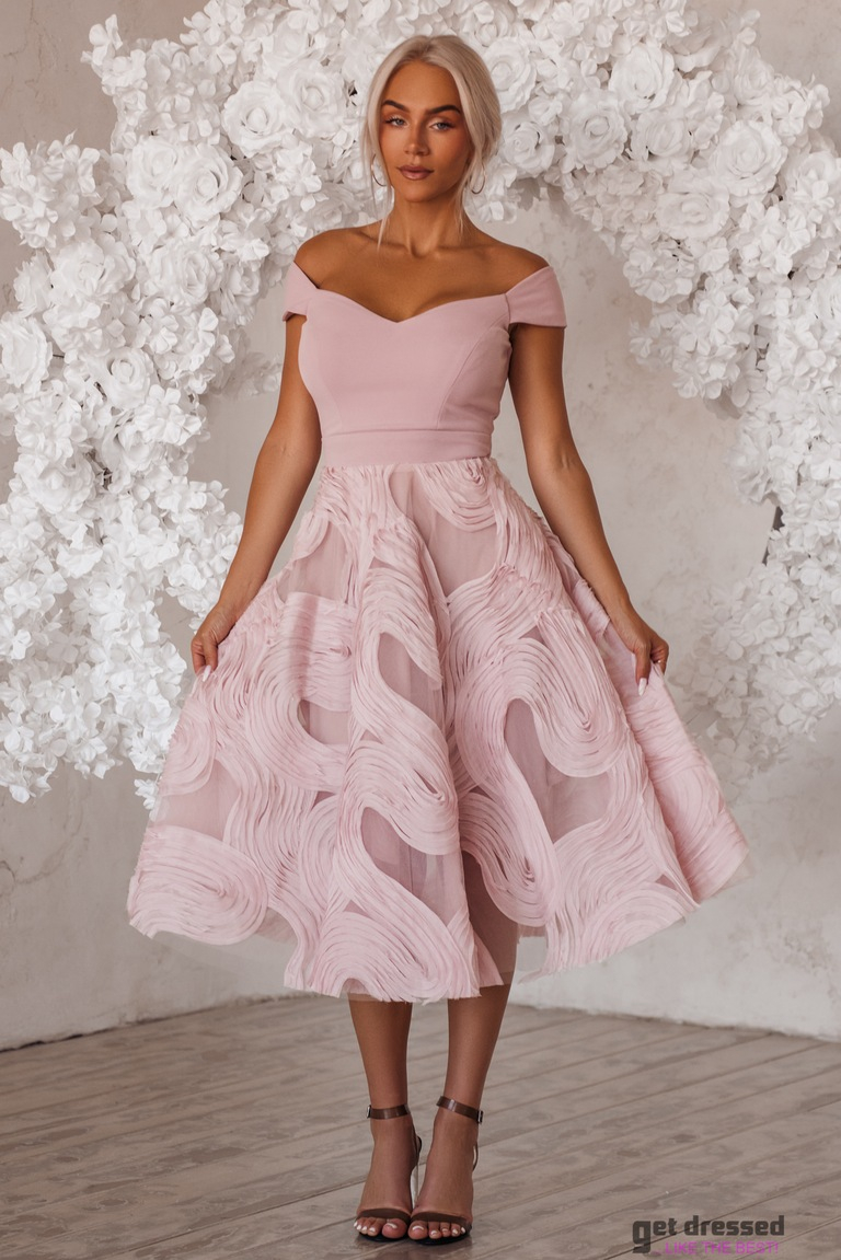 Gaiši rozā 3D svārku izlaiduma kleita Keity