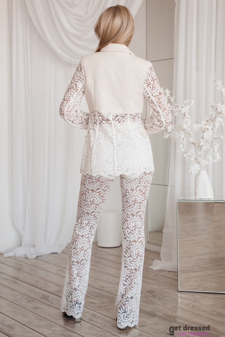 Balts mežģīņu kostīms