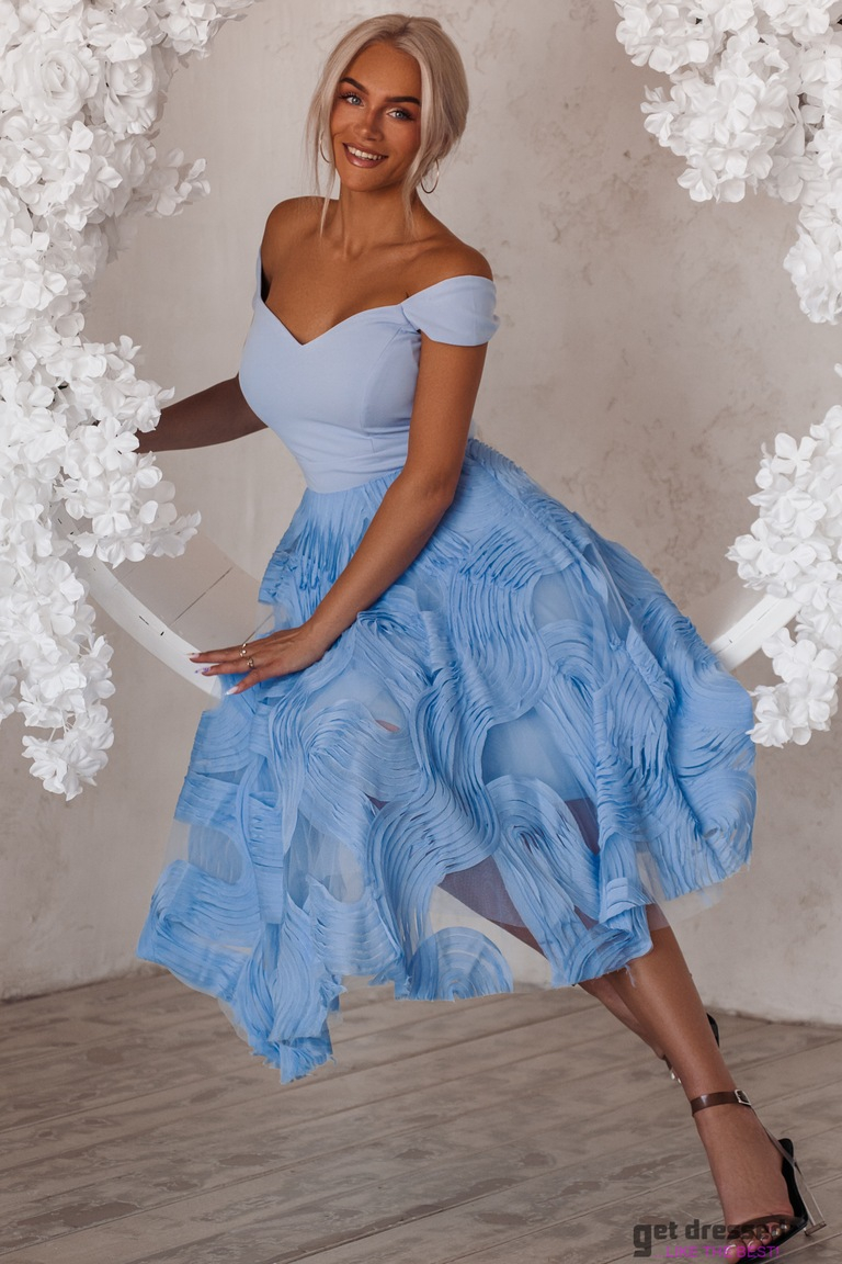 Gaiši zila izlaiduma kleita Keity