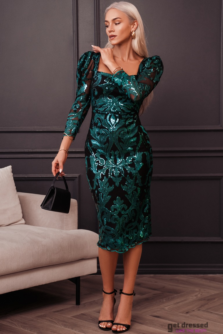 Kleita Rosa ar zaļu fliteru rakstu