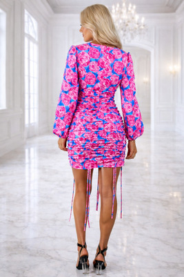 Rozā un zilā krāsā svītraini kroku svārku kleita