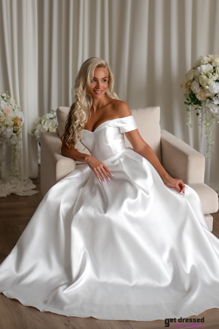 Kāzu Kleita Kendra – Balta