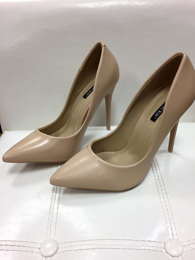 Bēšas klasiskas kurpes