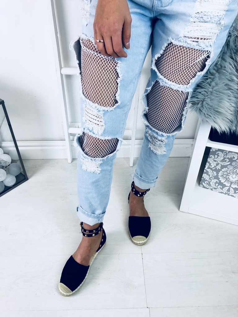 Melnas espadrilas ar radzēm