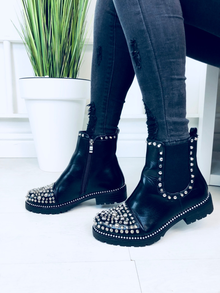 BLACK ANKLE BOOTS